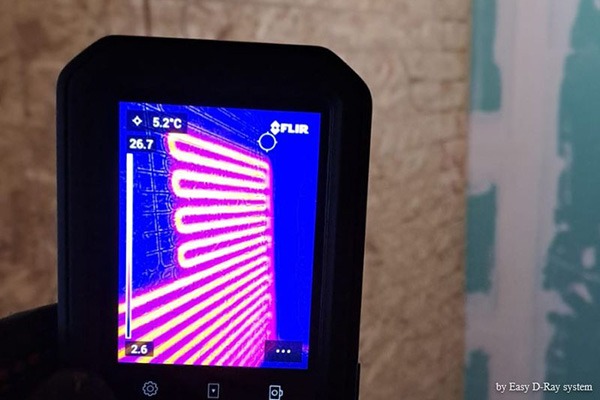 Cantiere pavimento radiante Easy D-Ray a Vicoli